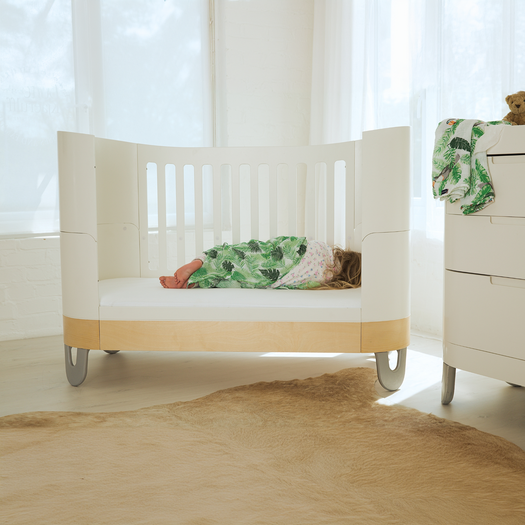 Serena Cot Bed + Mini Cot